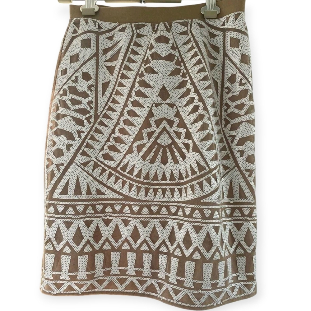 🌟BCBGMaxAzria Tan and White Geometric Pencil Skirt